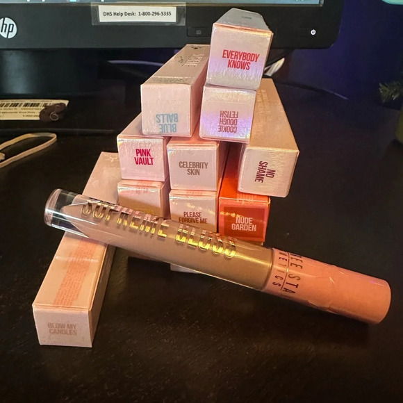 2/$20 Jeffree Star NIB Supreme Gloss color Blow My Candles - Picture 2 of 8